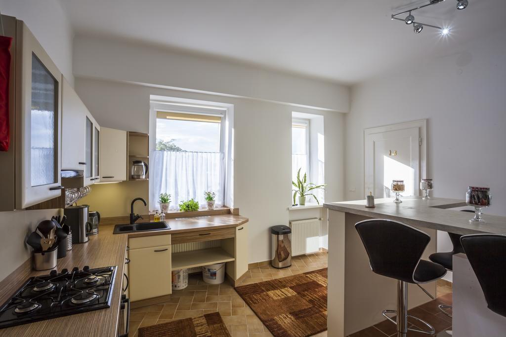 Luxury Air-Conditioned Rooms In Old Town Братислава Екстер'єр фото