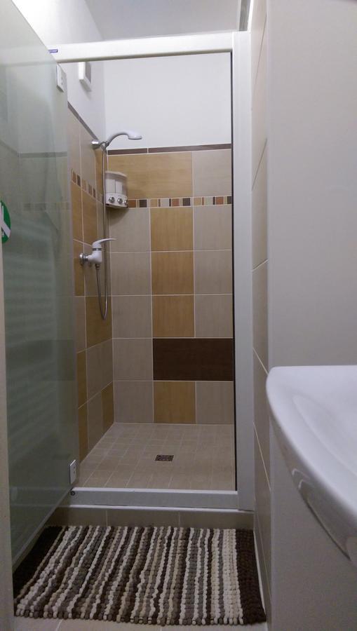 Luxury Air-Conditioned Rooms In Old Town Братислава Екстер'єр фото